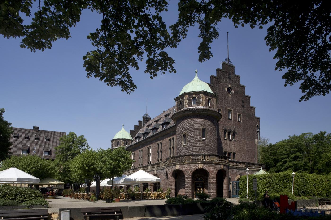 das Restaurantgebäude von Schloss Wittringen aus den 1920er Jahren