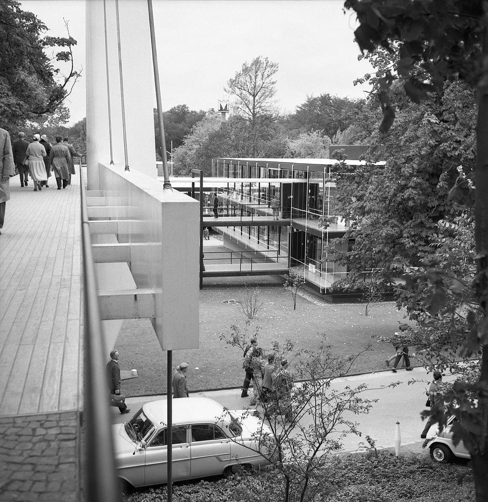 Brücke und Deutscher Pavillon auf der Expo 1958, Brüssel