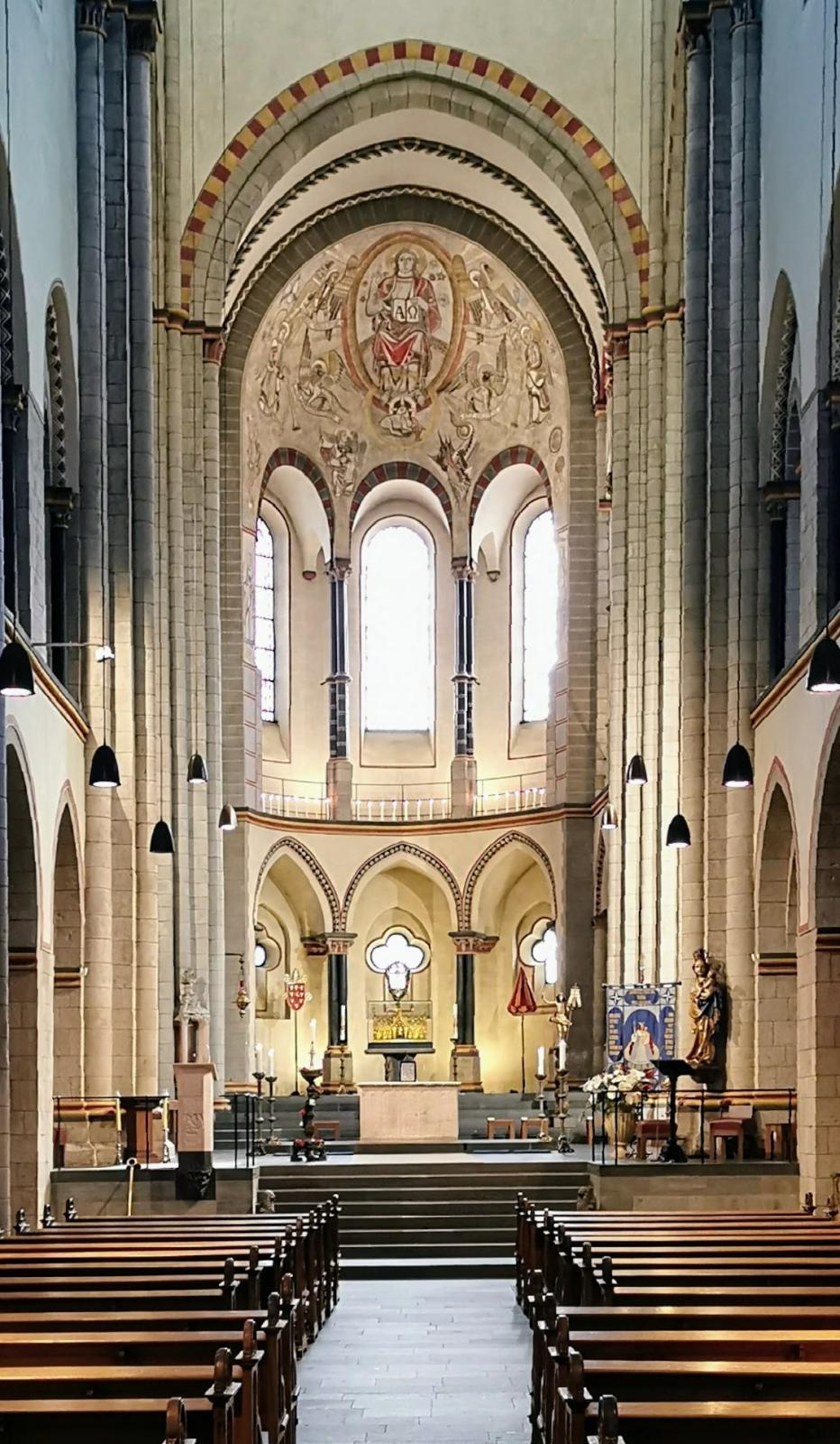 Choransicht innen St. Quirinus-Münster