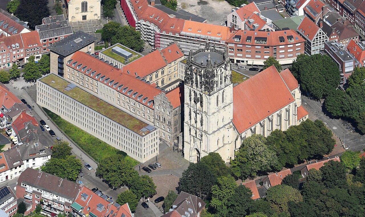 Luftbild der Überwasserkirche