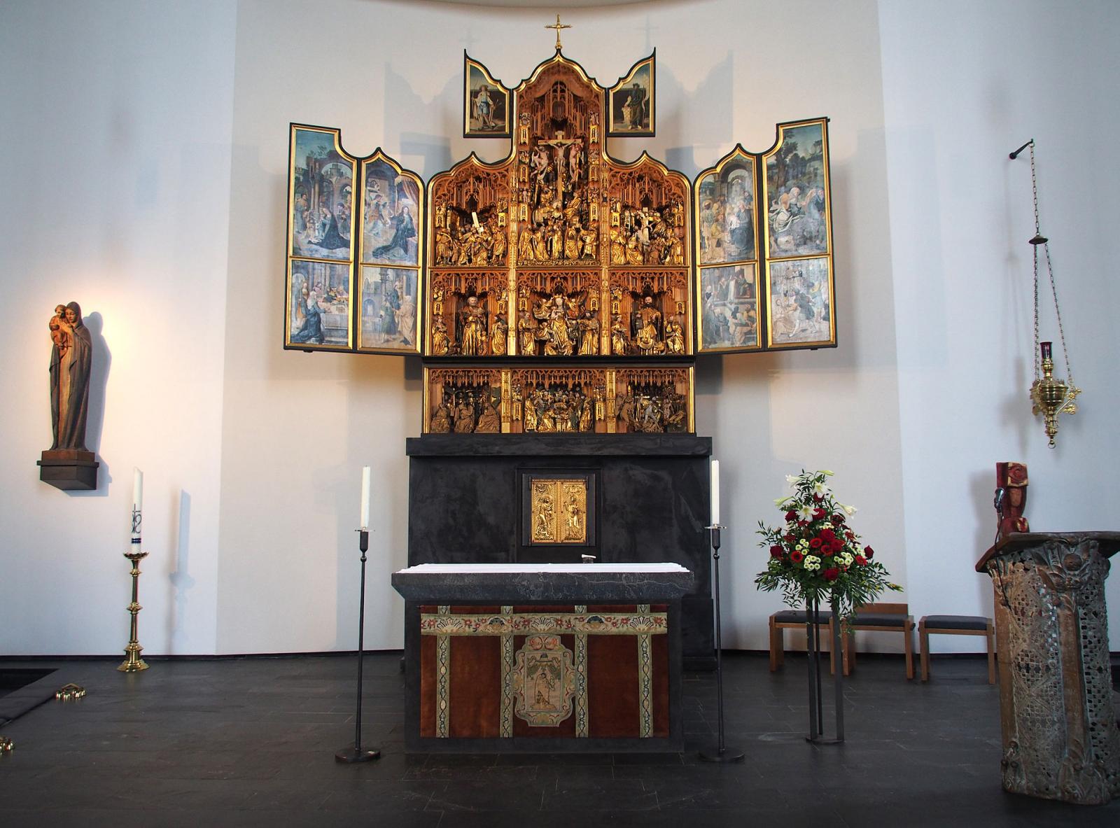Antwerpener Altar im Chor