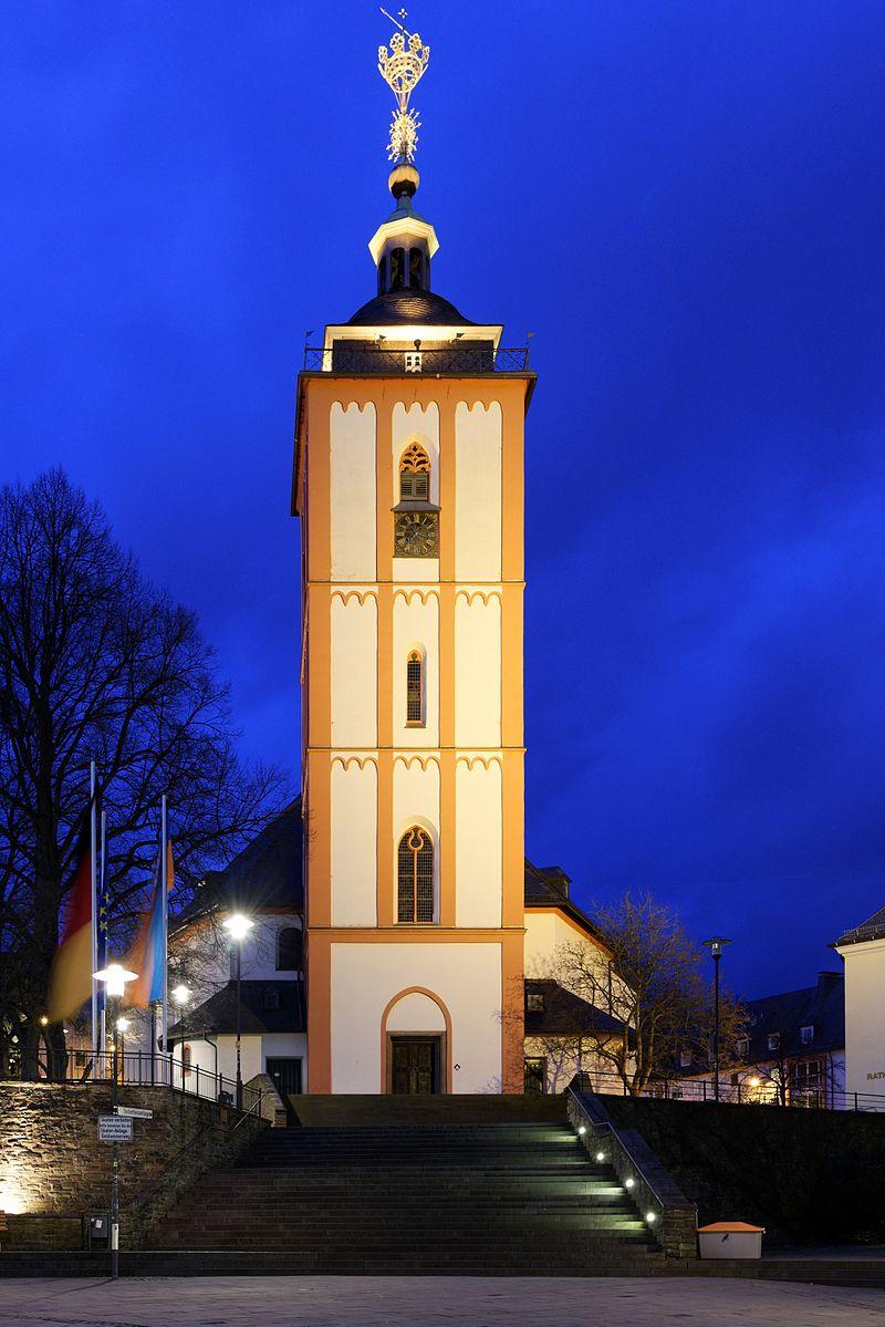 Kirchturm bei Nacht