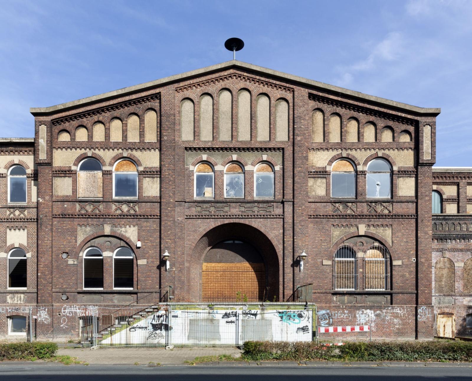 ehemaliger Eingang des Verwaltungsbaus