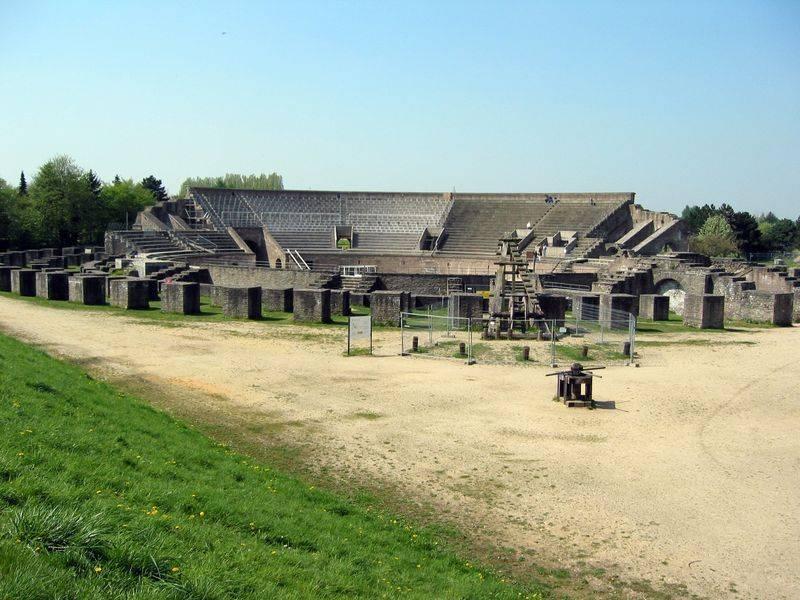 Arena / Amphitheater