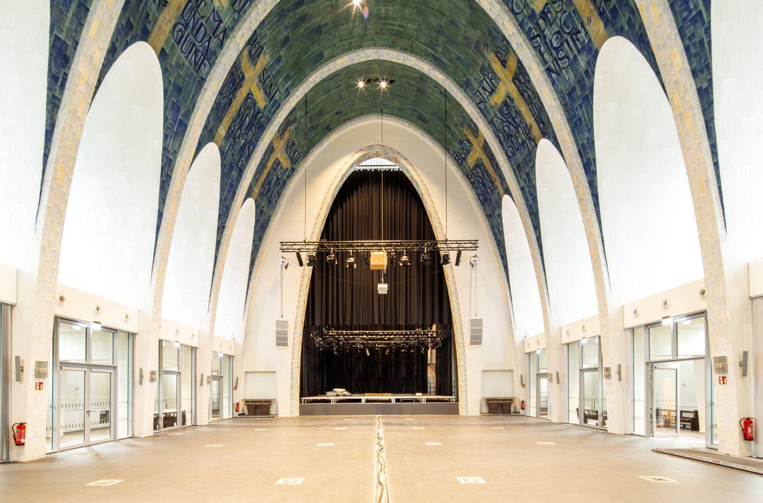 Innenansicht ehemaliges Kirchenschiff Heilig-Kreuz-Kirche nach dem Umbau