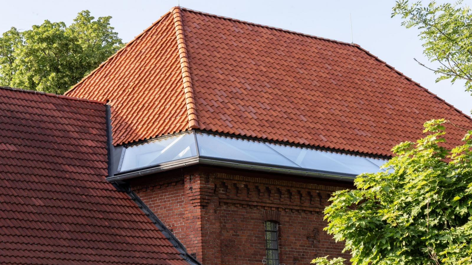 Neue Atelierräume, Fensterband Dachstuhl