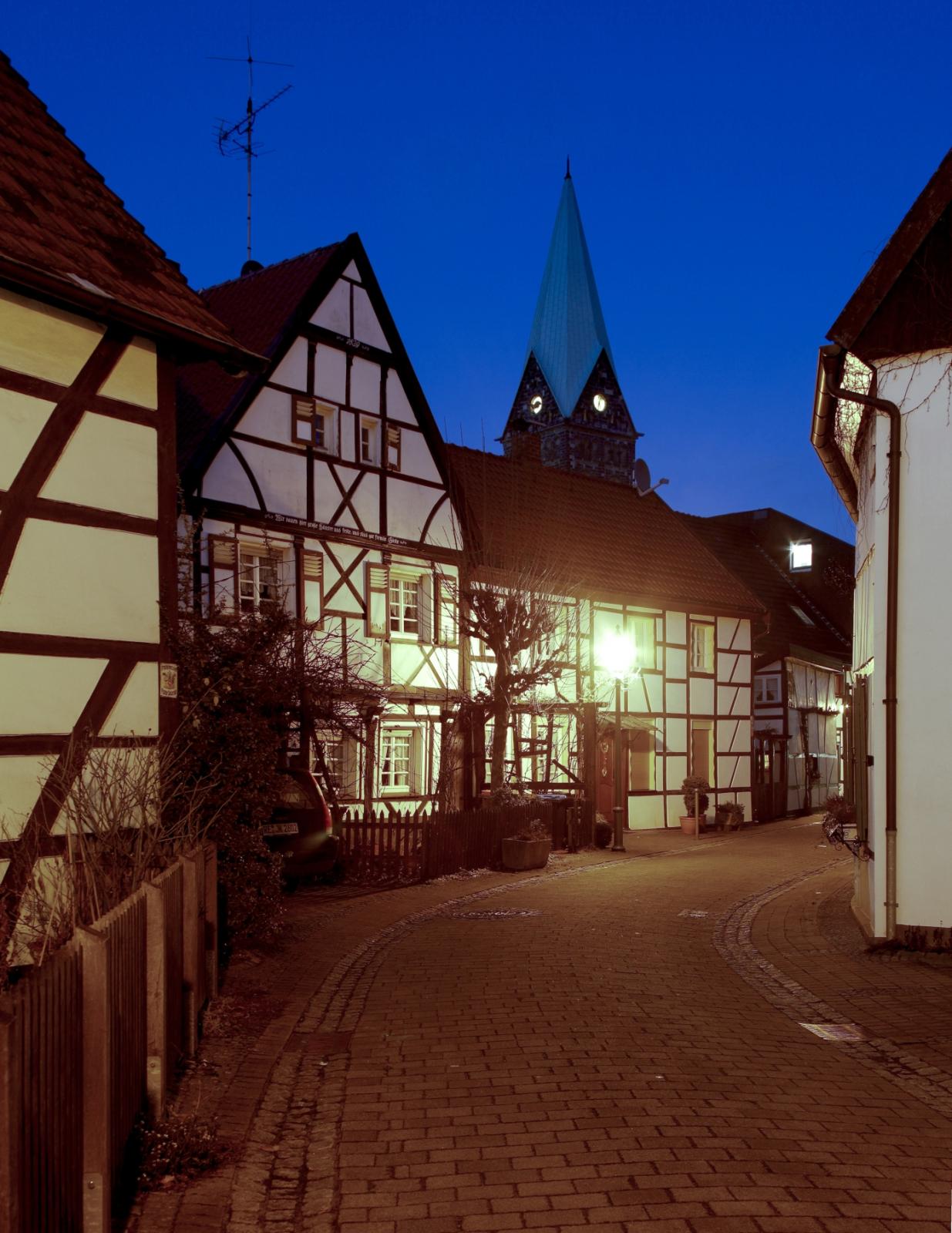 Fachwerkhäuser bei Nacht