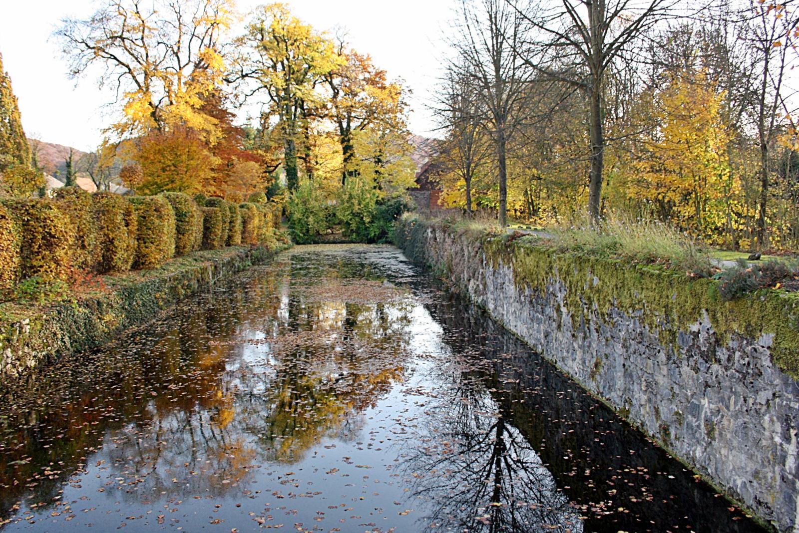 Schloss Alme, Wassergraben