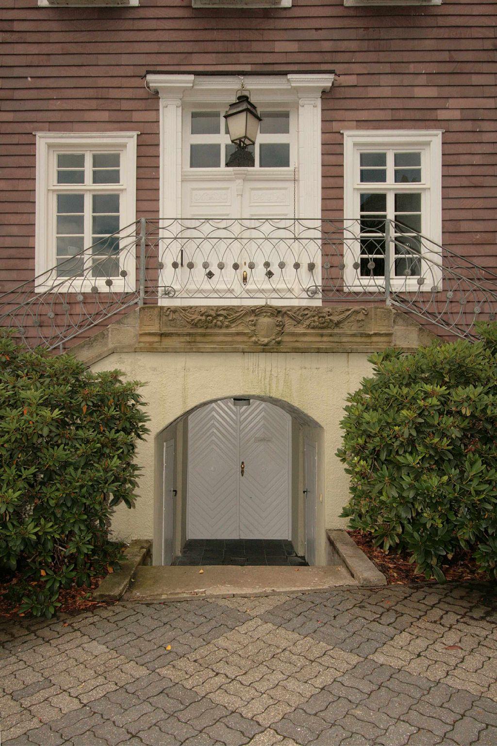 Haupteingang an der Ostseite