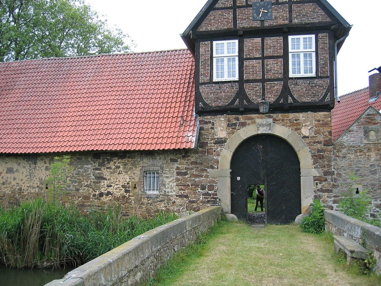 Torhaus im Osten