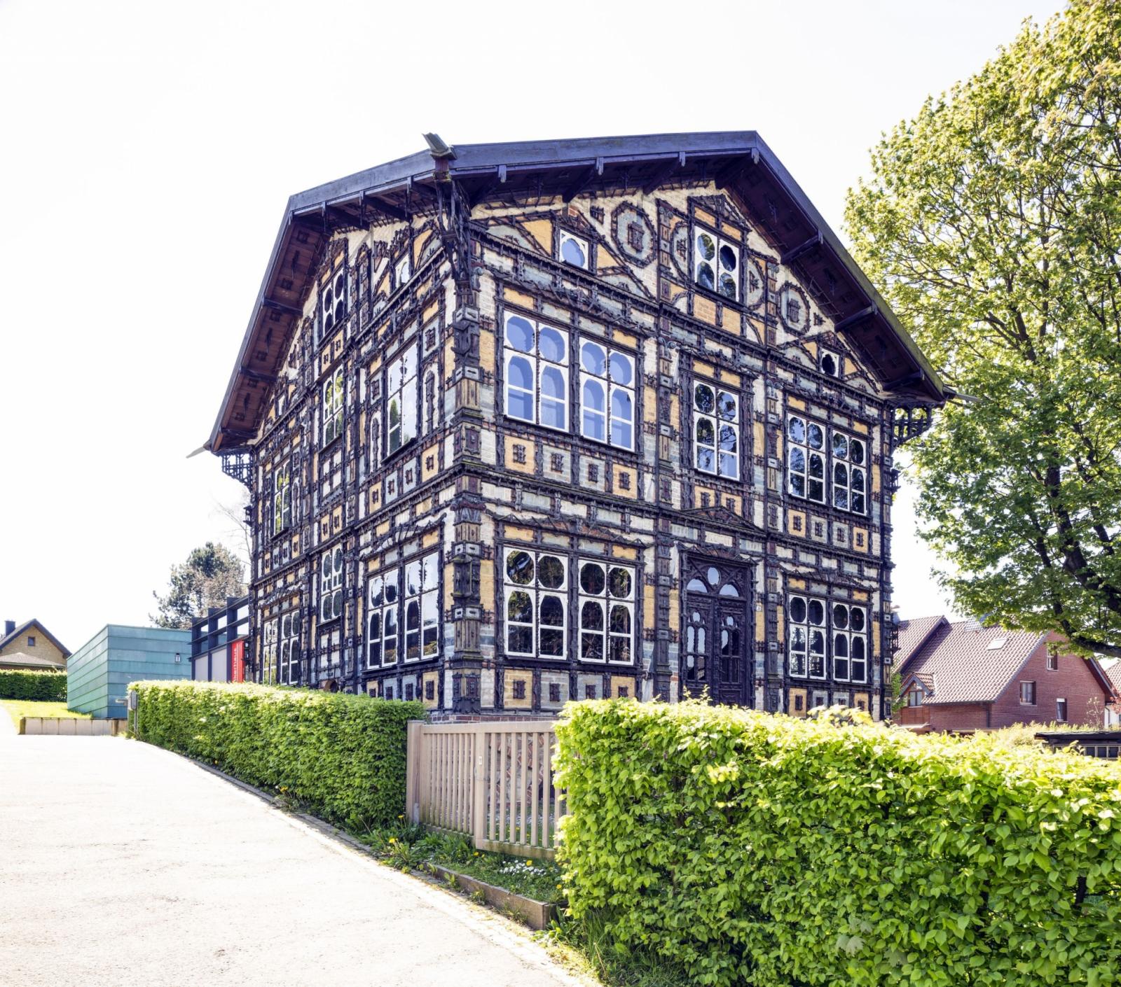 Junkerhaus Lemgo mit Museumsanbau im Hintergrund
