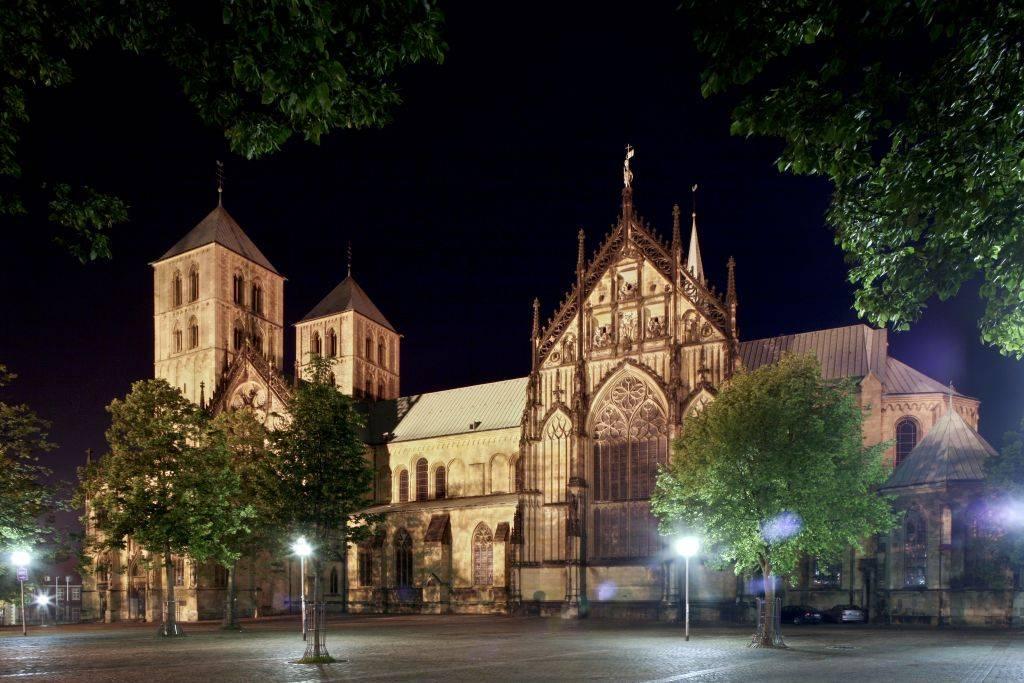 St. Paulus bei Nacht