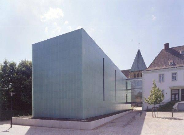 Erweiterungsbau und Abtei 