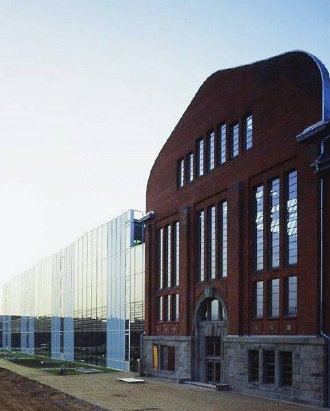 Turbinenhalle mit Büroneubau
