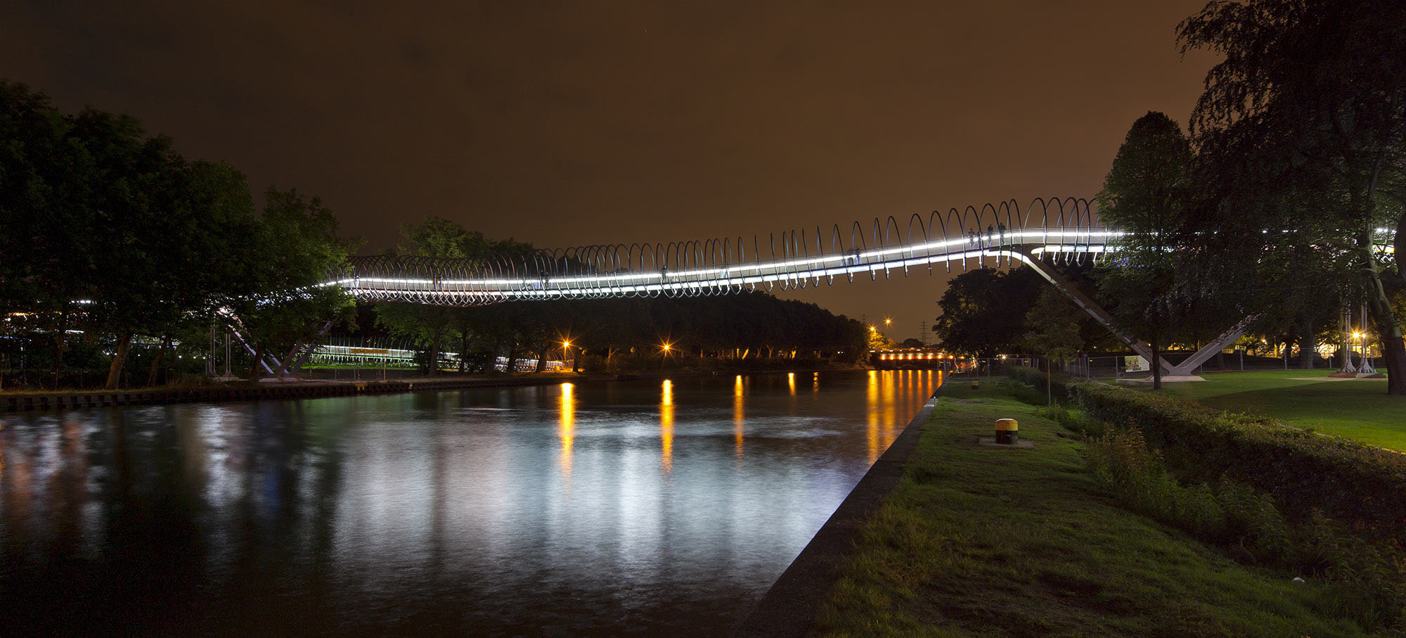 Brücke Slinky Springs To Fame Oberhausen