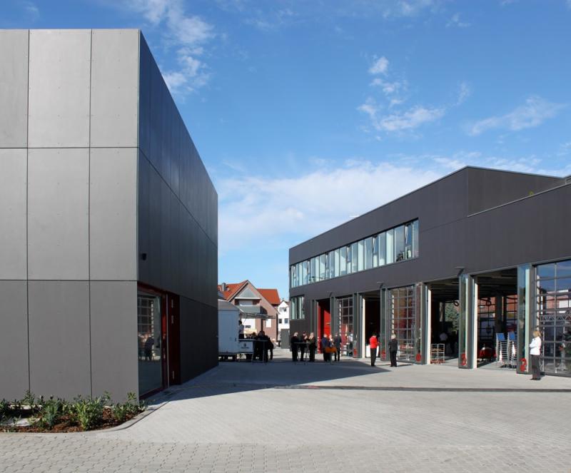 Feuerwehrgerätehaus mit Rettungswache Verl