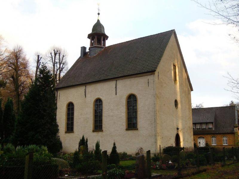 St. Johannes Evangelist und Friedhofskapelle in Stockkämpen