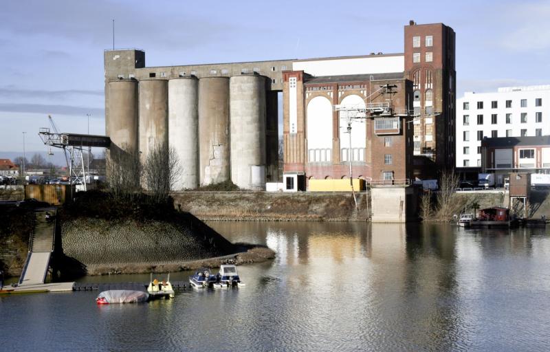 Betonsilos der Weizenmühle Plange