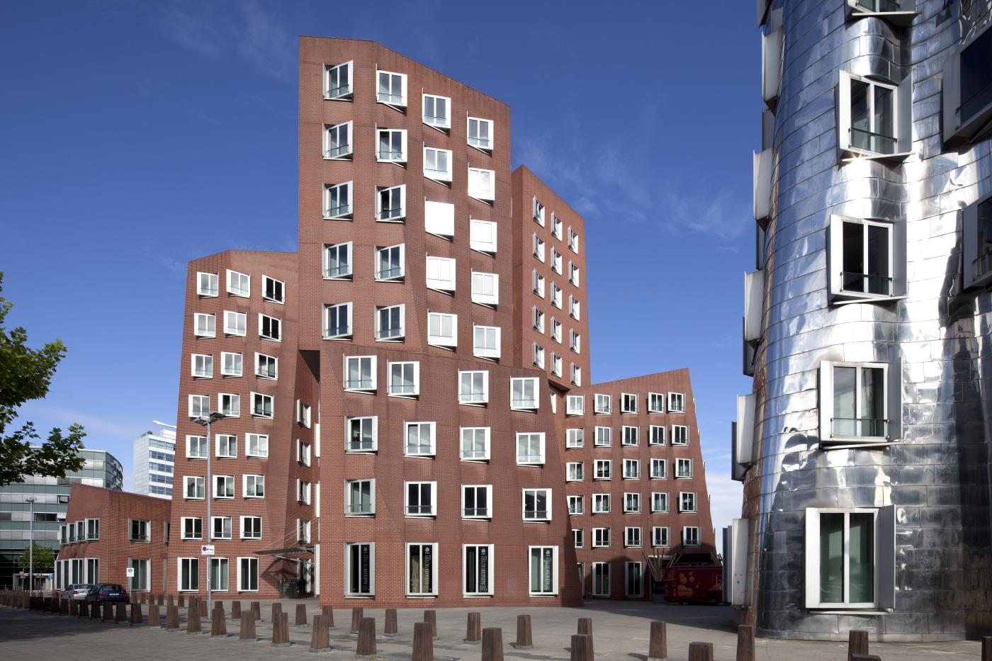 Neuer Zollhof am Medienhafen (Gehry-Bauten) Düsseldorf ...