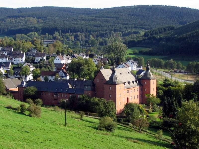 Schloss Adolfsburg Kirchhundem, Architektur baukunstnrw