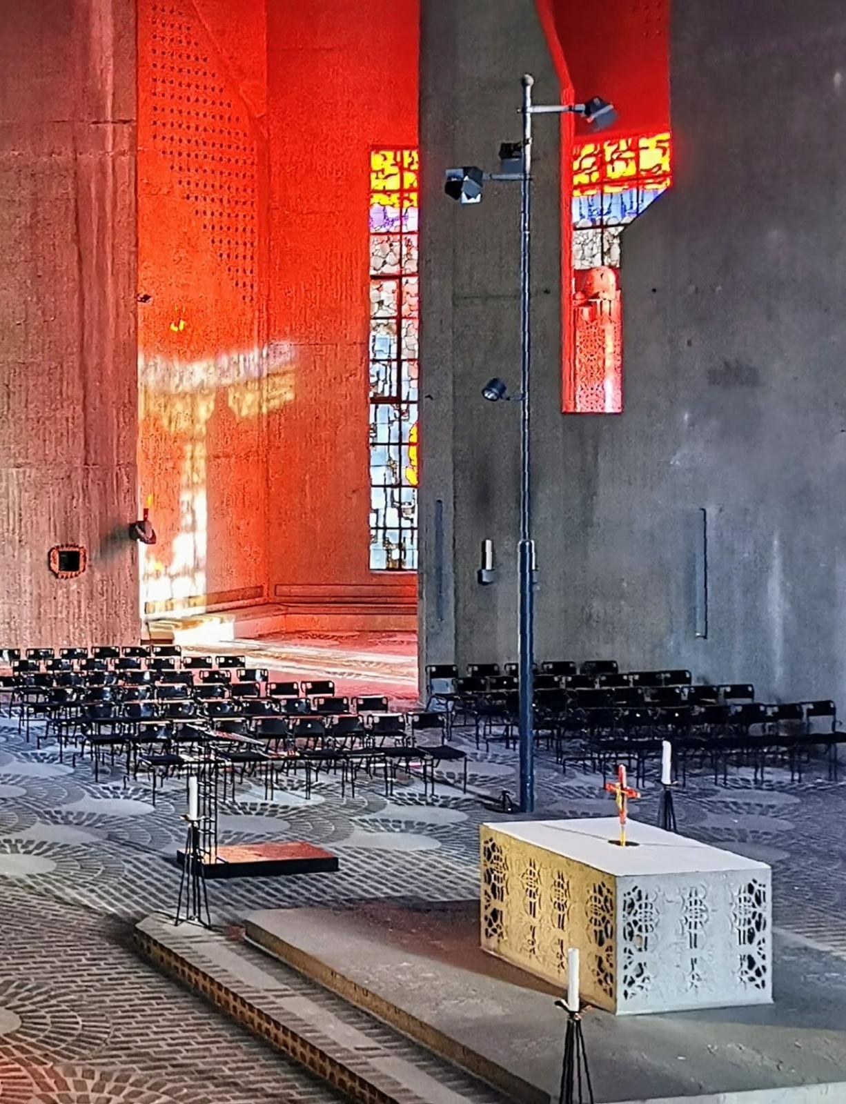 Neue Wallfahrtskirche St. Maria, Königin des Friedens Velbert ...