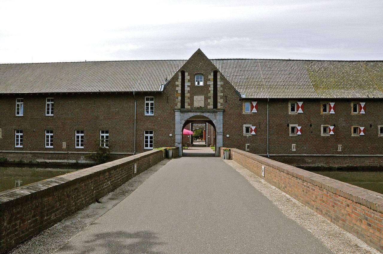 Schloss Trips Geilenkirchen, Architektur baukunstnrw