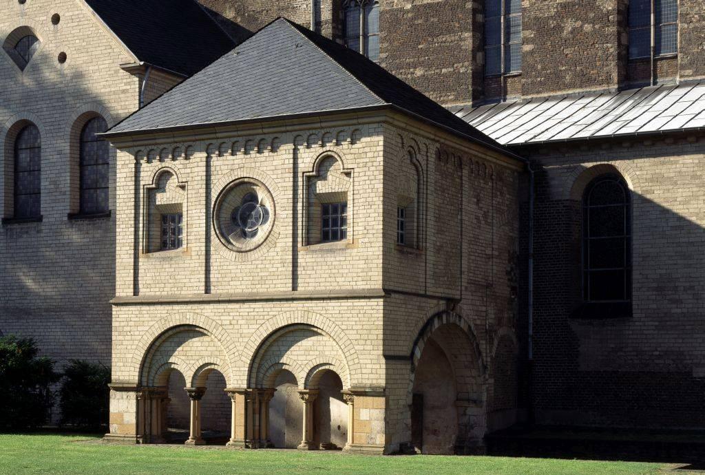 St. Pantaleon Cologne, Architecture baukunstnrw